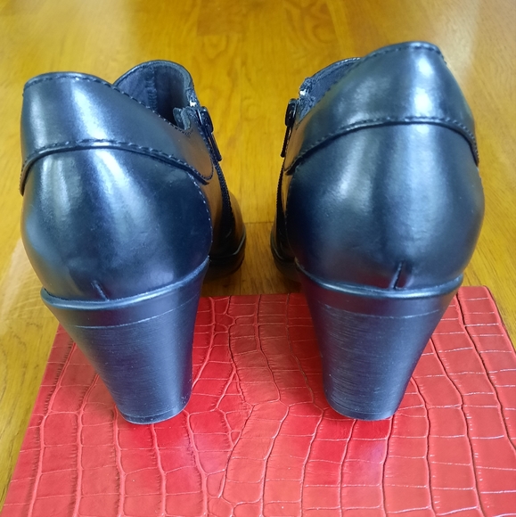 Clarks Bendables Women's Black Leather Zip Up Ankle Bootie Square Toe Sz 9.5 M - Picture 5 of 11